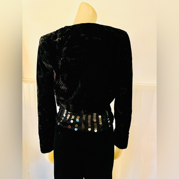 Vintage Black Velvet Jacket cropped cardigan shrug jacket with shoulder pads - Picture 3 of 6